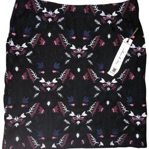 Willow & Clay Embroidered Pencil Medium Festive Flattering Career Party $108 NWT